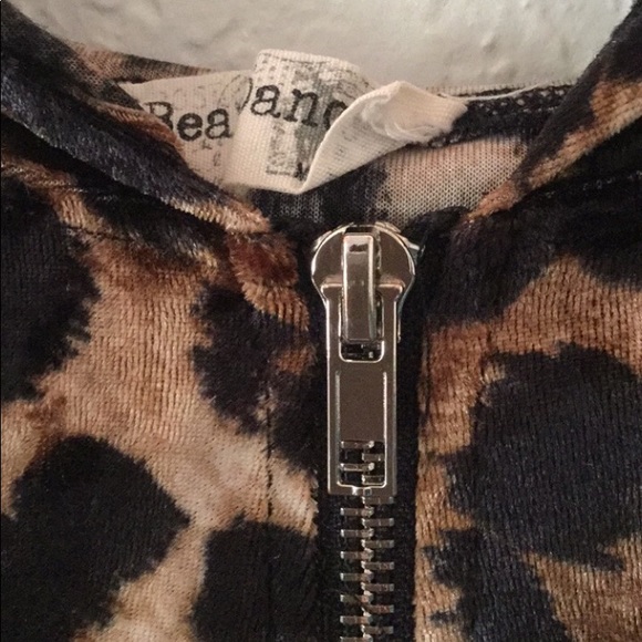 crop top zip up hoodie (CUTE) 🌸 - Picture 2 of 4